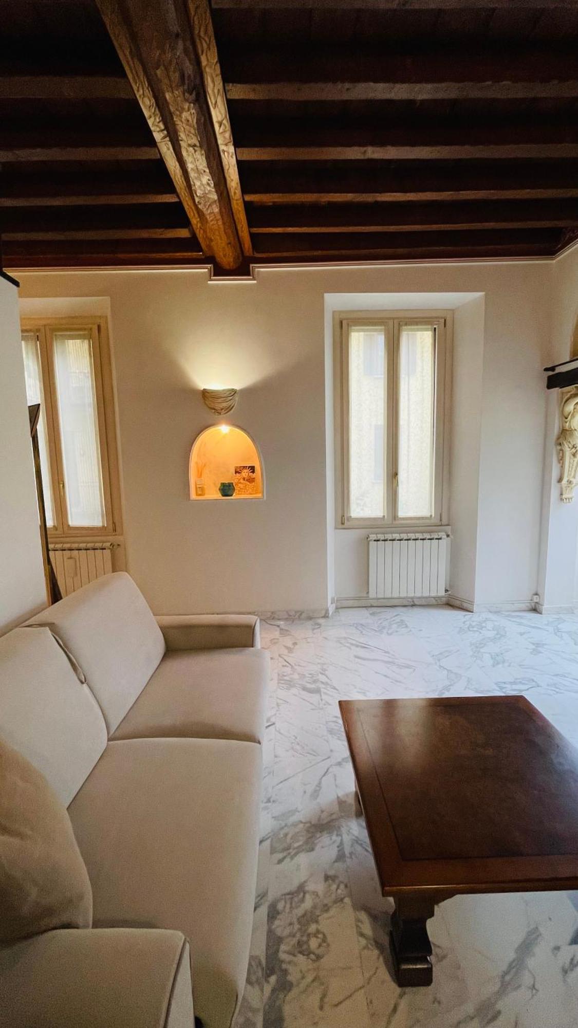 Charming Flat, Central And Close To Metro Milaan Buitenkant foto
